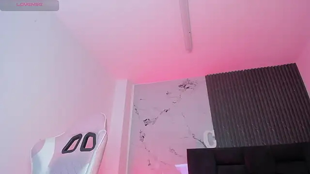Snapshot of chloesagee chatting on 14, 6, 2026 chloesagee online show from 14, 6, 2026