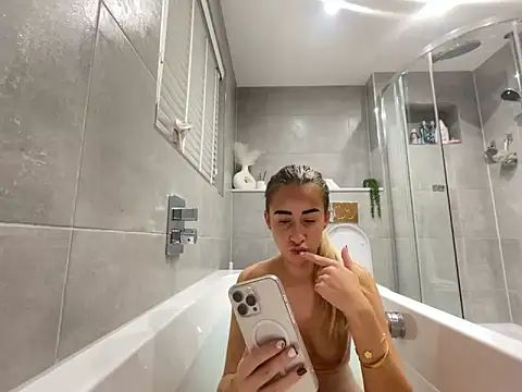 SexyySiSi online show from 13, 11, 2025