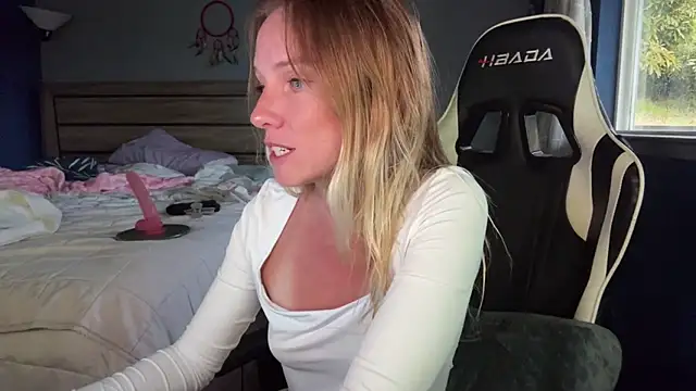 ajmiller25 online show from 10, 4, 2026