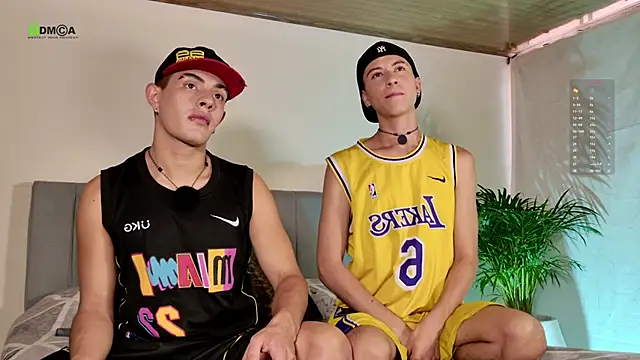 Snapshot of tivendann chatting on 4, 12, 2025 tivendann online show from 4, 12, 2025