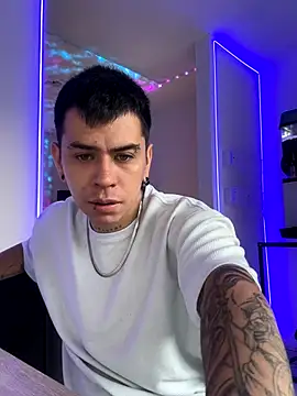 chris suarez online show from 7, 11, 2025