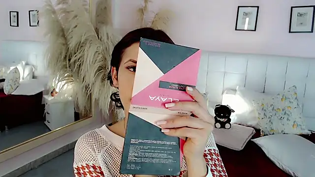 nathalialoes1 online show from 2, 12, 2025