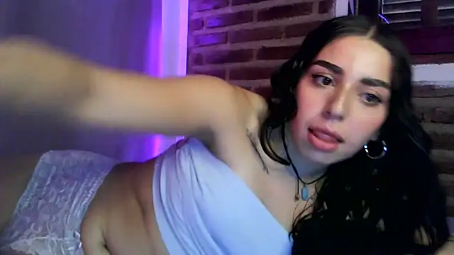 sweetbrunette22 online show from 28, 11, 2025