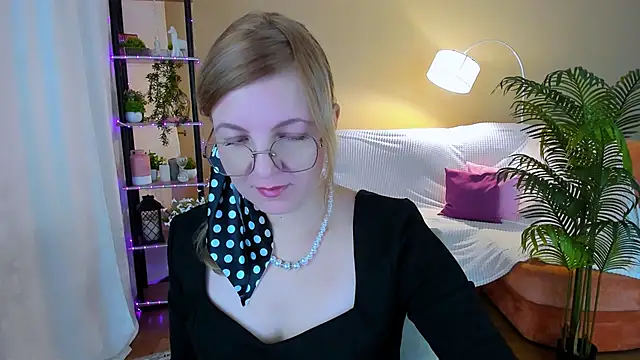 YourUniverser online show from 8, 10, 2025