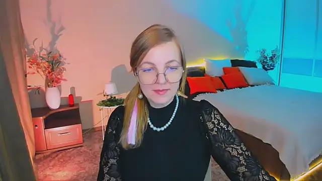 YourUniverser online show from 4, 11, 2025