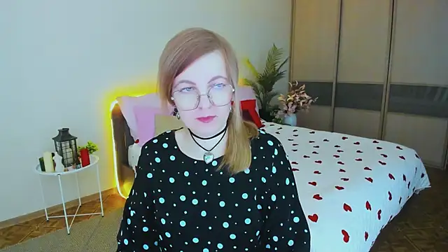 YourUniverser online show from 2, 4, 2026