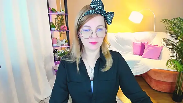 YourUniverser online show from 24, 9, 2025