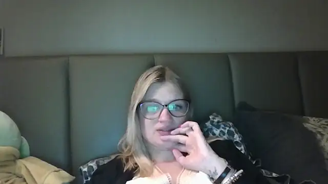 Lesamantssexy online show from 4, 4, 2026