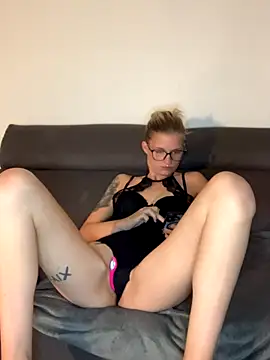 Snapshot of Lesamantssexy chatting on 21, 9, 2025 Lesamantssexy online show from 21, 9, 2025