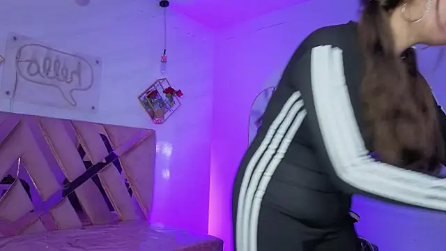 Snapshot of Luna_Star_v chatting on 19, 11, 2025 Luna Star v online show from 19, 11, 2025