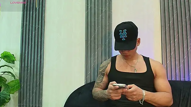 Snapshot of Draven_Marceaux chatting on 10, 7, 2026 Draven Marceaux online show from 10, 7, 2026