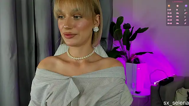 Snapshot of Ice_Strawberry chatting on 11, 7, 2026 Ice Strawberry online show from 11, 7, 2026