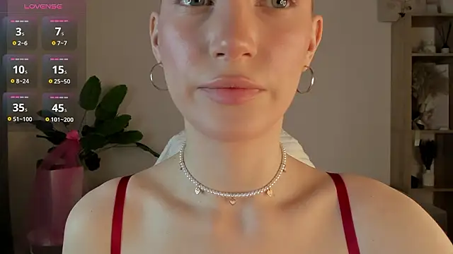 Ice Strawberry online show from 13, 3, 2026