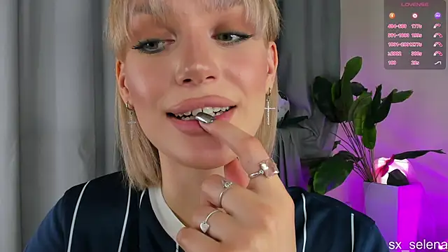 Snapshot of Ice_Strawberry chatting on 2, 7, 2026 Ice Strawberry online show from 2, 7, 2026
