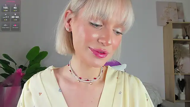 Ice Strawberry online show from 27, 3, 2026