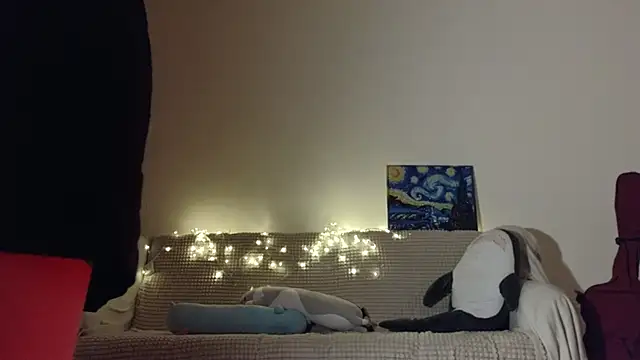 Pixxxis online show from 8, 9, 2025