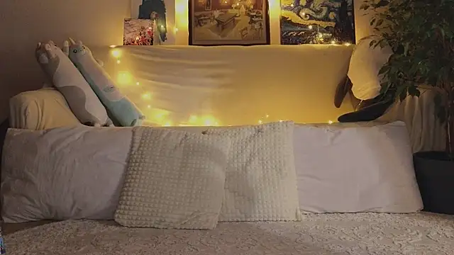 Pixxxis online show from 24, 7, 2026