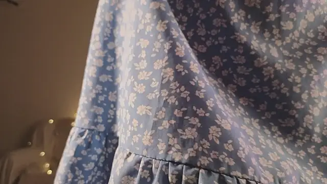 Pixxxis online show from 6, 11, 2025