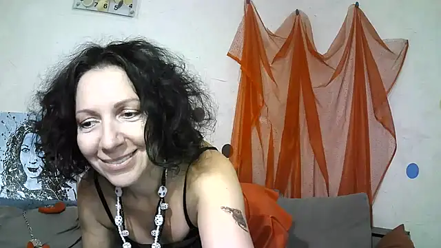 Snapshot of ValleriWind chatting on 8, 9, 2025 ValleriWind online show from 8, 9, 2025