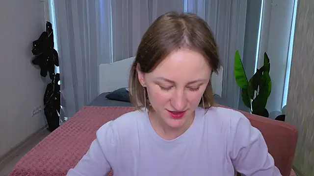 LuluChiiii online show from 6, 11, 2025