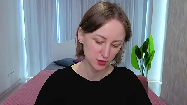 LuluChiiii online show from 12, 10, 2025