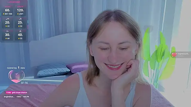 LuluChiiii online show from 24, 9, 2025