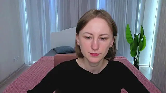 LuluChiiii online show from 6, 10, 2025