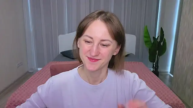 LuluChiiii online show from 8, 10, 2025