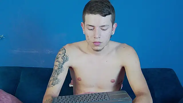 Snapshot of Ryan_Miller chatting on 19, 9, 2025 Ryan Miller online show from 19, 9, 2025