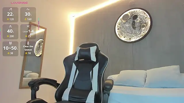 luccia smith online show from 28, 10, 2025