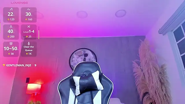 luccia smith online show from 8, 3, 2026