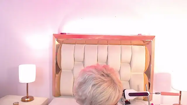 EvaMontenegro online show from 28, 10, 2025