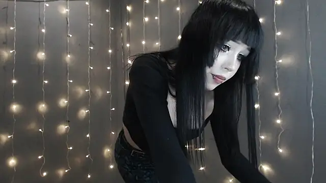  LUCY LAVE online show from 6, 4, 2026