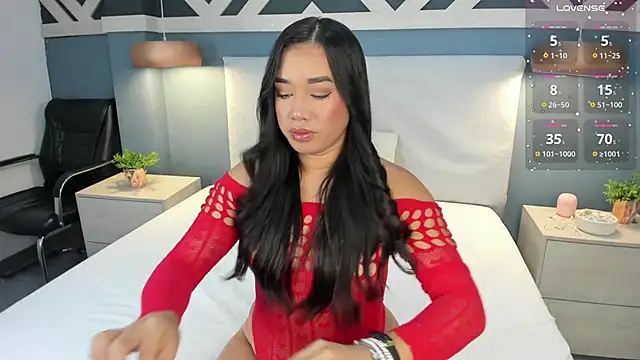 Snapshot of EmilyZahar chatting on 28, 9, 2025 EmilyZahar online show from 28, 9, 2025