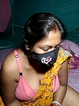 Snapshot of Hotty-rosni chatting on 5, 11, 2025 Hotty-rosni online show from 5, 11, 2025