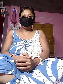 Snapshot of Hotty-rosni chatting on 9, 11, 2025 Hotty-rosni online show from 9, 11, 2025