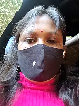 Snapshot of Hotty-rosni chatting on 28, 11, 2025 Hotty-rosni online show from 28, 11, 2025