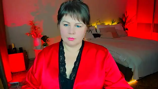 CrystaalStaar online show from 5, 12, 2025