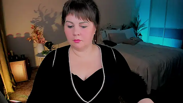 CrystaalStaar online show from 1, 12, 2025