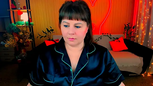 CrystaalStaar online show from 2, 4, 2026