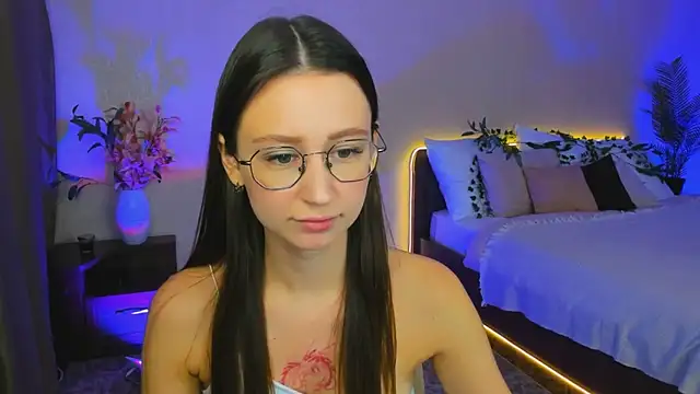 YourLovellyStory online show from 30, 9, 2025