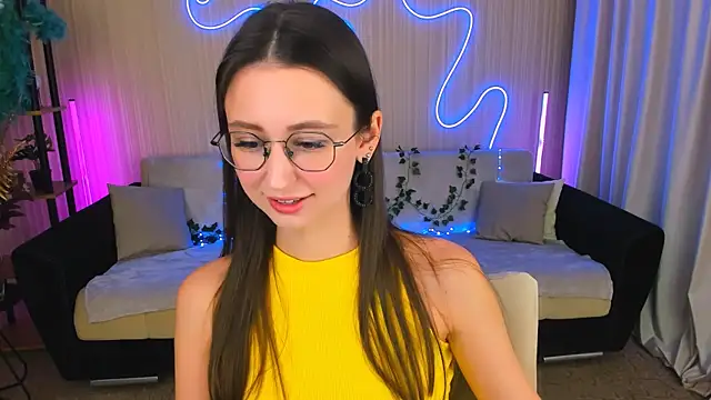 YourLovellyStory online show from 26, 9, 2025