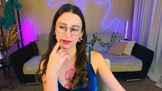 YourLovellyStory online show from 22, 9, 2025