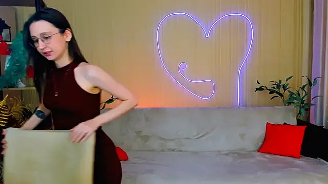 YourLovellyStory online show from 27, 6, 2026