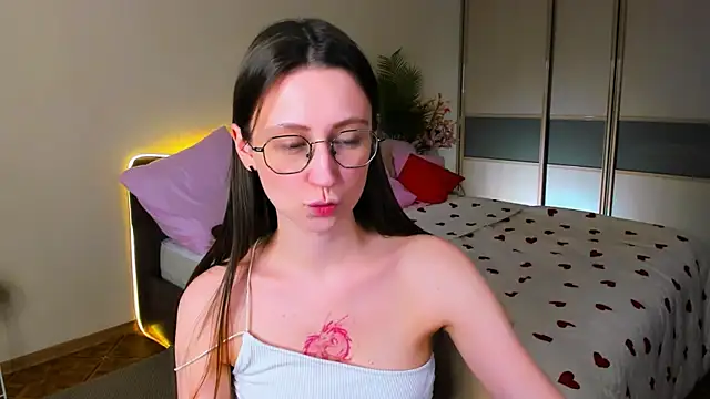 YourLovellyStory online show from 29, 4, 2026