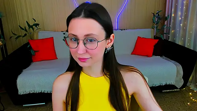 YourLovellyStory online show from 5, 4, 2026