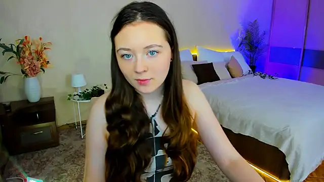 AlluringLookk online show from 10, 10, 2025