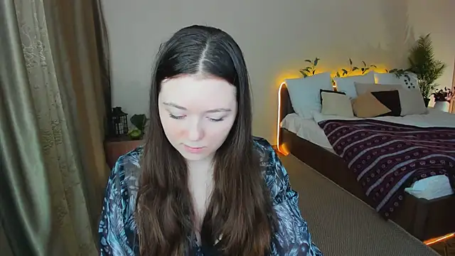 AlluringLookk online show from 5, 2, 2026