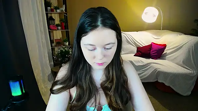 AlluringLookk online show from 6, 3, 2026