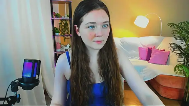 AlluringLookk online show from 24, 9, 2025